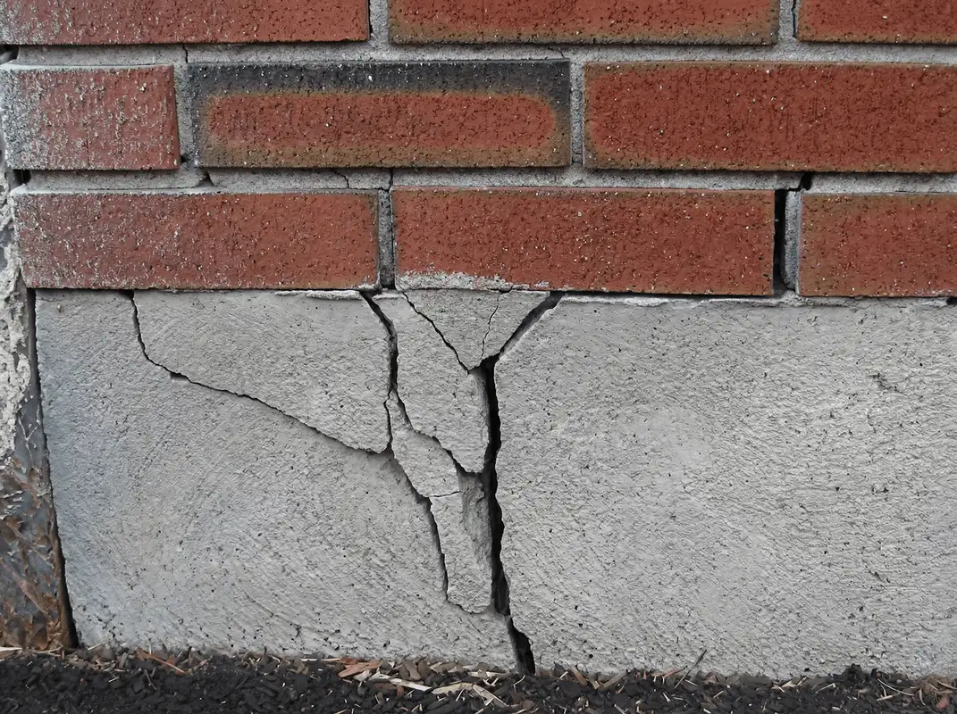 Concrete foundation with serious structural damage in Tuscaloosa, AL